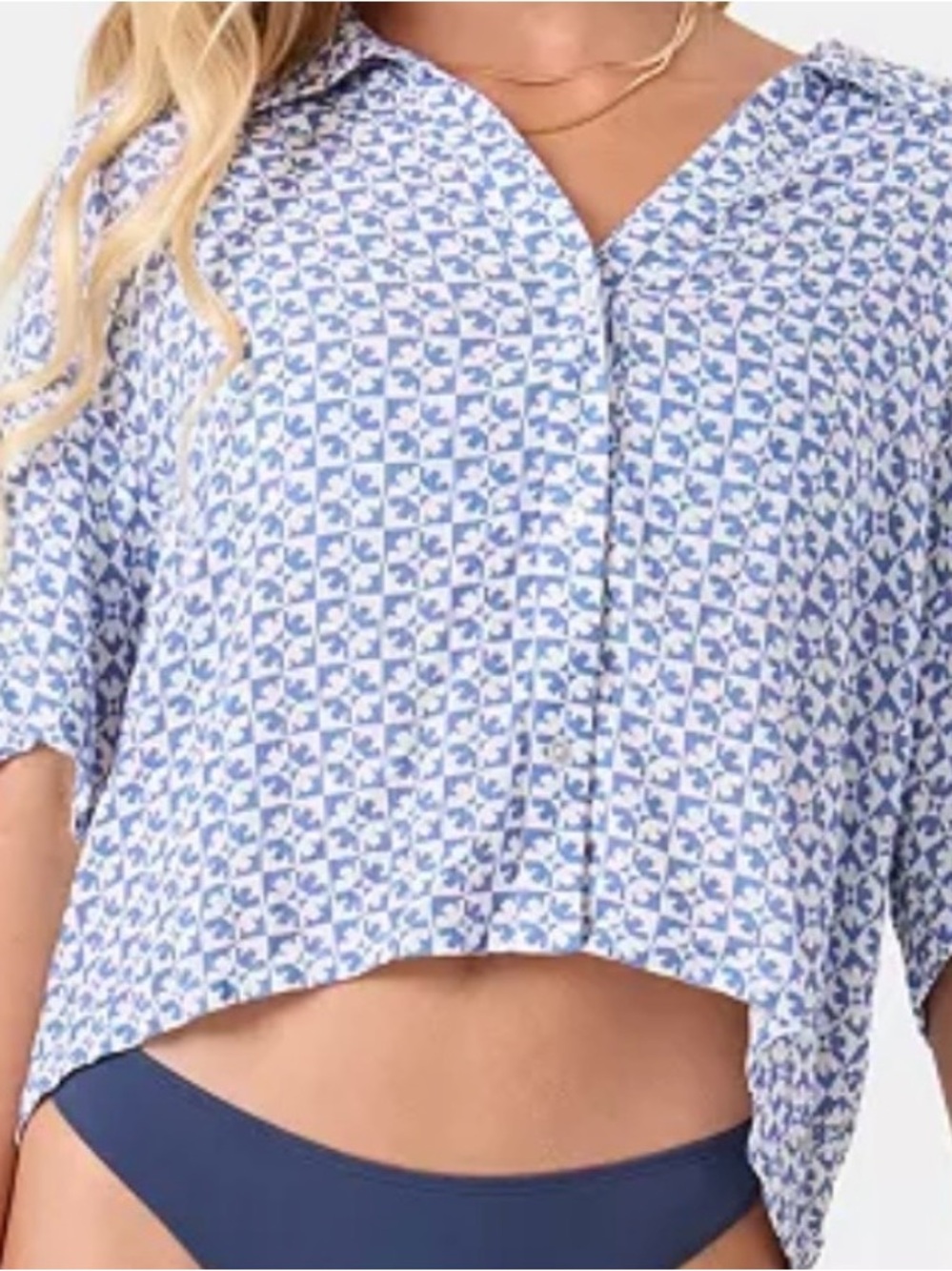 Juniors' Blue/White Hazy Dazy Crop Button-Up Swim Shirts Medium